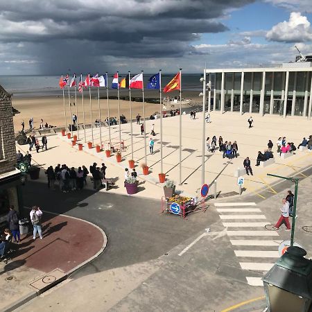 Vue mer à Arromanches Arromanches-les-Bains Exterior foto
